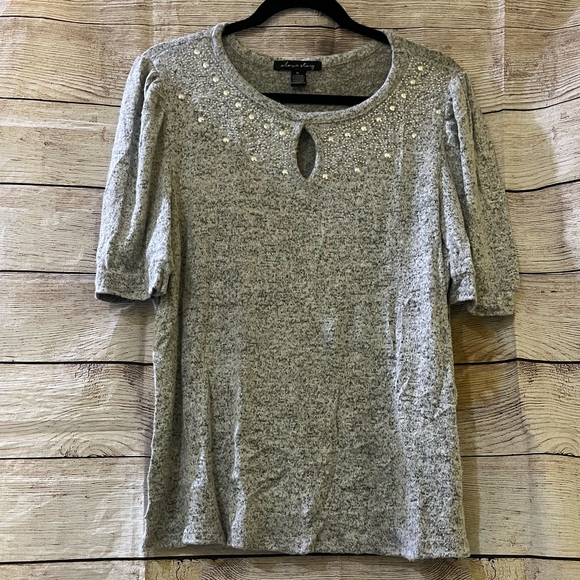 A Love Story Tops - 🤎3/$10 A Love Story Heather Gray Blouse Size XL